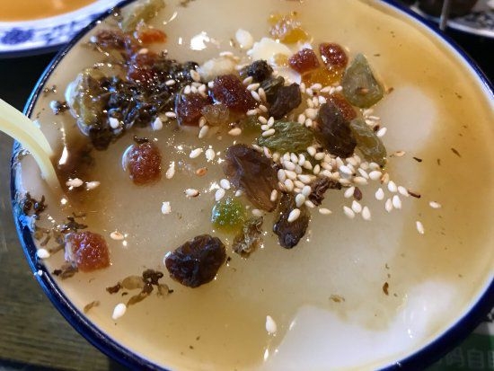 Rõ ràng là hương vị bất đồng nhưng lẫn vào trong không khí sương mù lại có mùi cực kỳ dễ ngửi